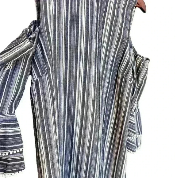 Sugar Lips Navy and White Striped Cutout Shoulder mini dress - Picture 4 of 8